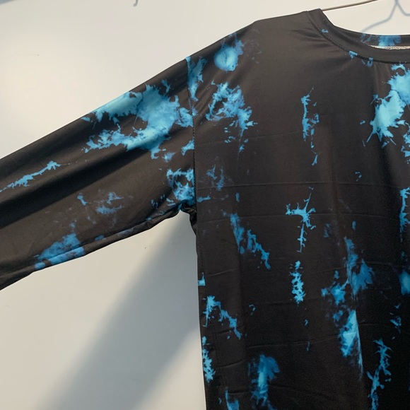Long-sleeved Blue Graphic Sweatshirt Thin Material - Picture 2 of 2